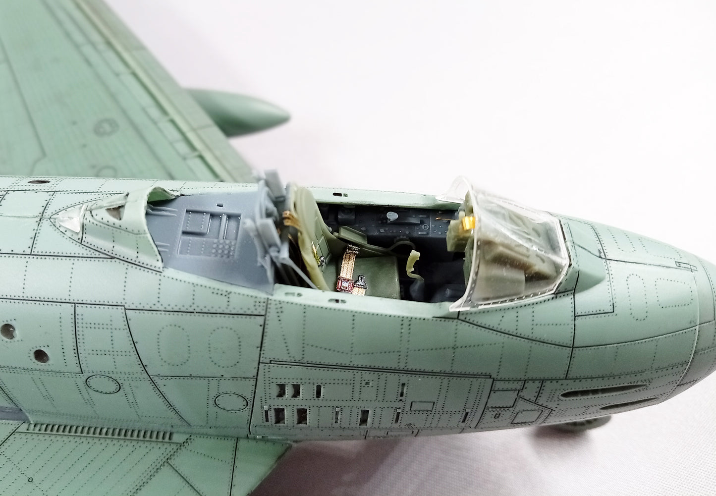 F-86H Sabre “HOG” model kit, 1/48 scale