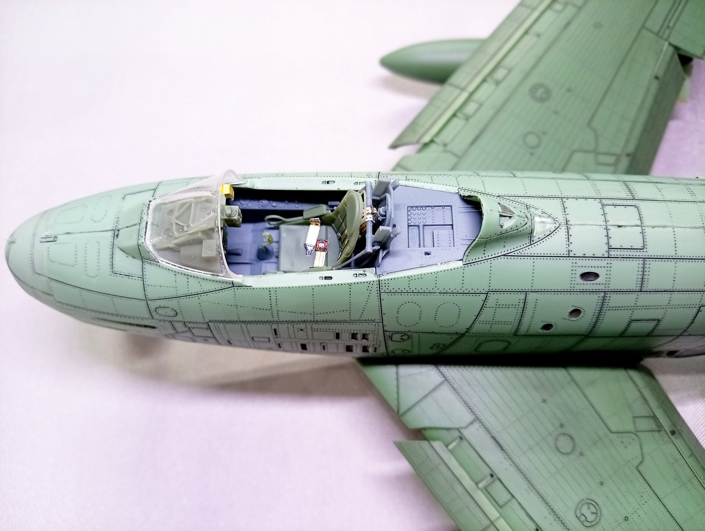 F-86H Sabre “HOG” model kit, 1/48 scale