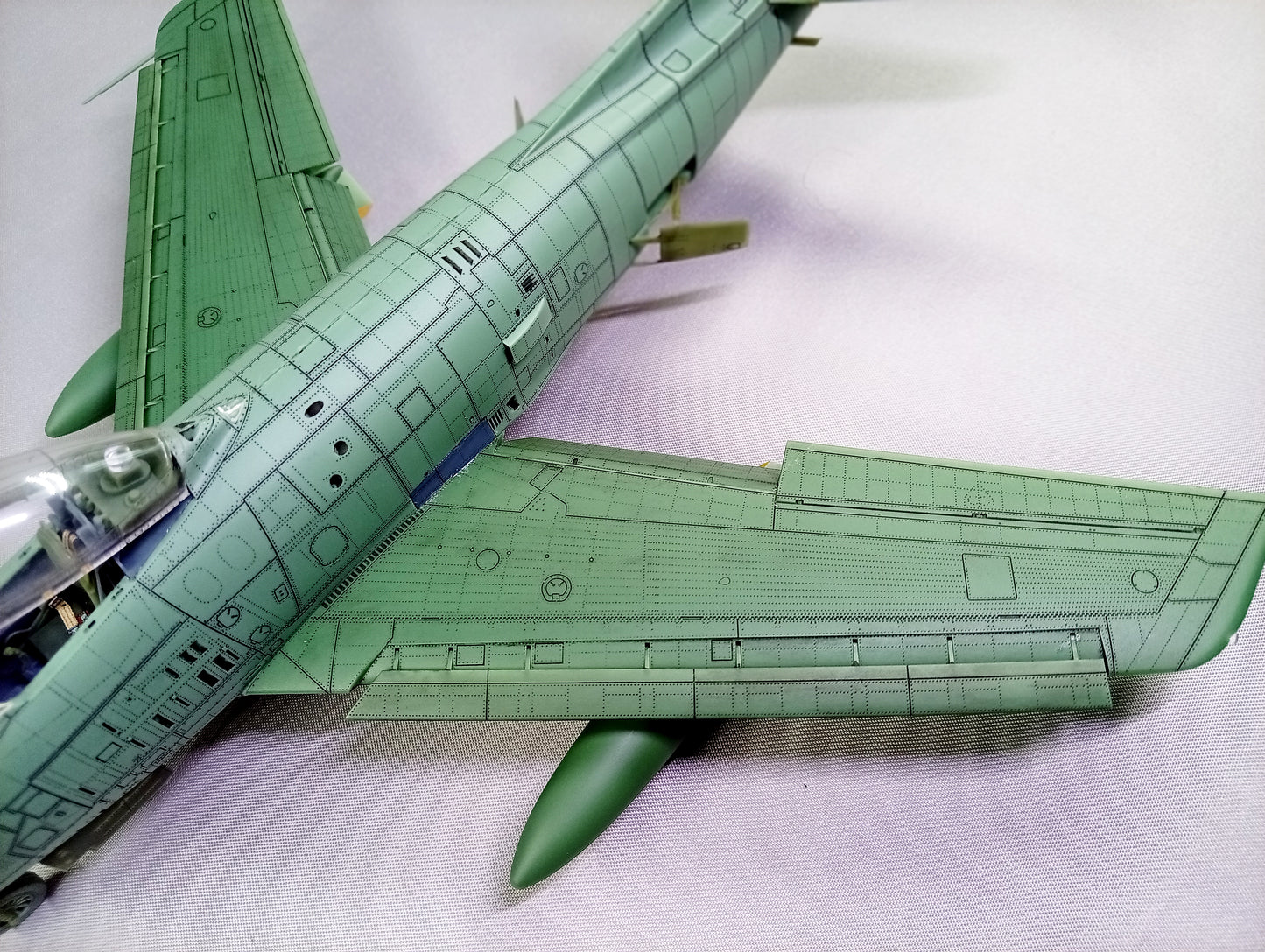 F-86H Sabre “HOG” model kit, 1/48 scale