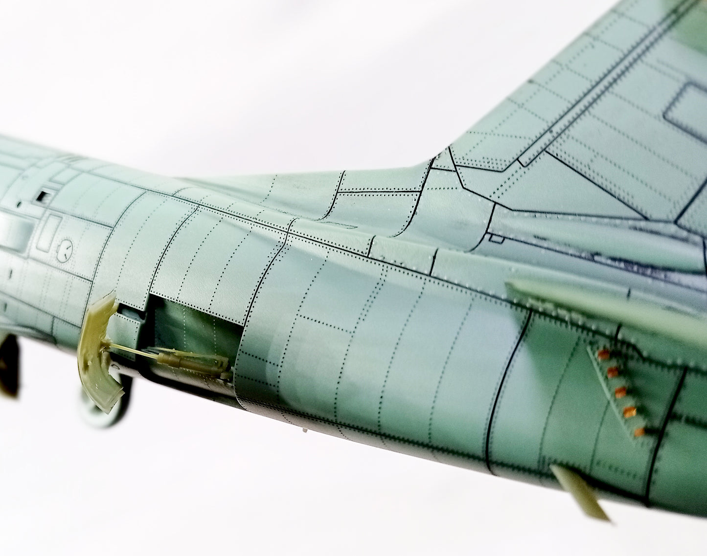 F-86H Sabre “HOG” model kit, 1/48 scale