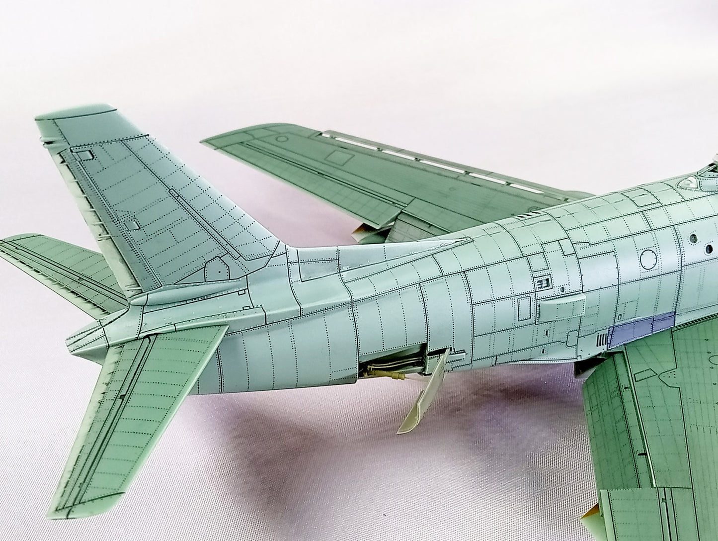 F-86H Sabre “HOG” model kit, 1/48 scale