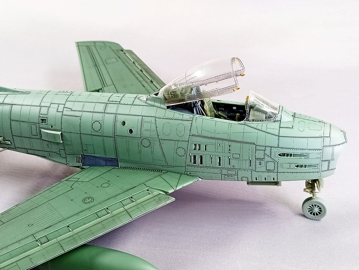 F-86H Sabre “HOG” model kit, 1/48 scale