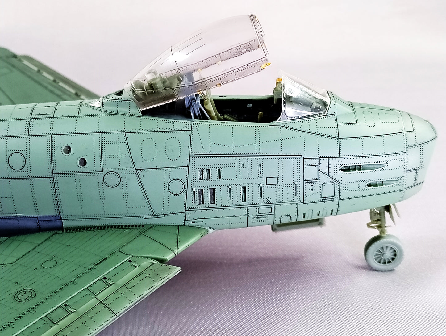 F-86H Sabre “HOG” model kit, 1/48 scale